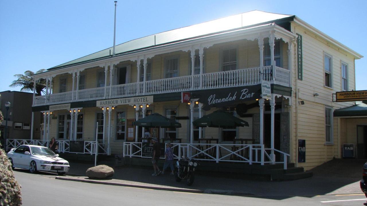 Harbourview Hotel Raglan Bagian luar foto