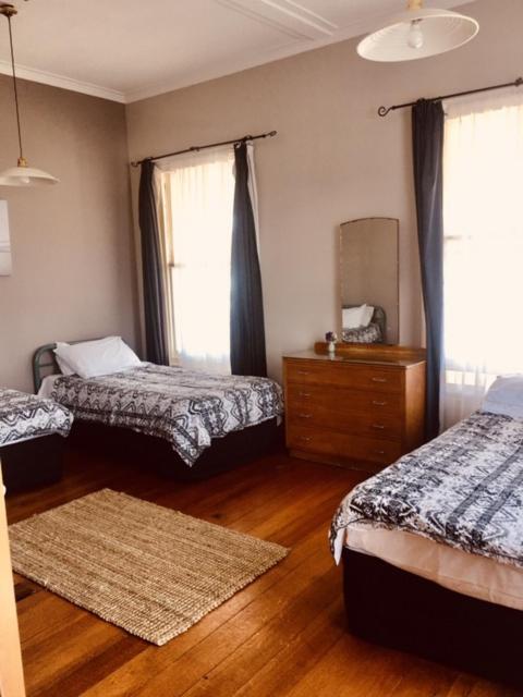Harbourview Hotel Raglan Bagian luar foto